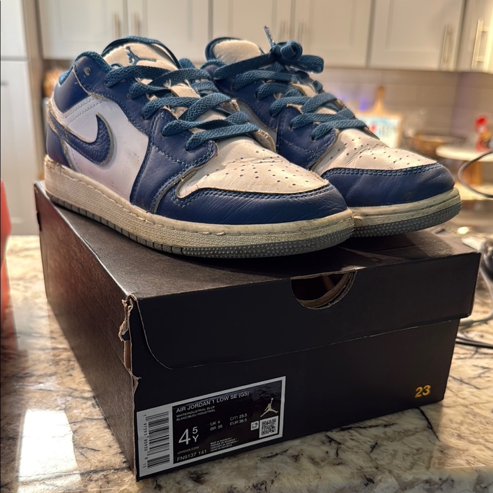 AIR JORDAN 1 LOW